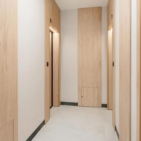Appartement Krakowska Nowe Budownictwo 2025r Strzezone I Zamkniete Osiedle Z Ochrona Darmowy Parking Zewnetrzny Platny Parking Podziemny Samodzielne Zameldowanie Duzy Taras Blisko Lotnisko Im Chopina I Centrum Warszawy *