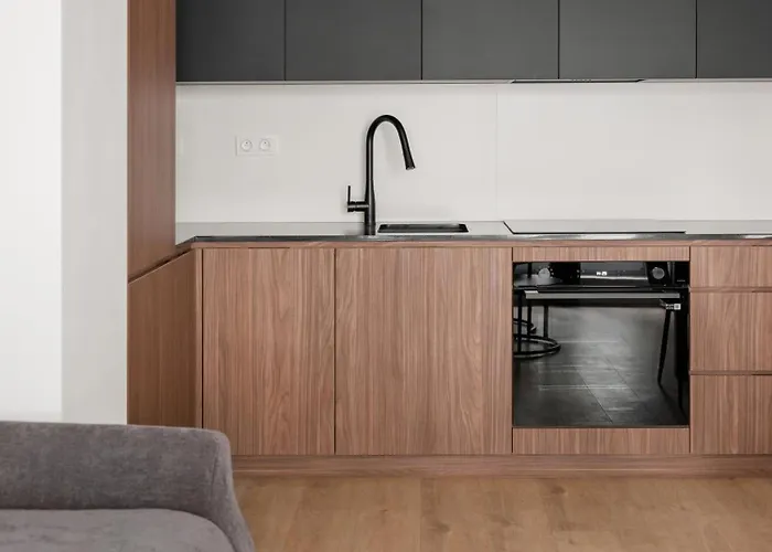 Krakowska - Blisko Lotniska Okecie I Centrum Warszawy - Near Chopin Airport And Center *