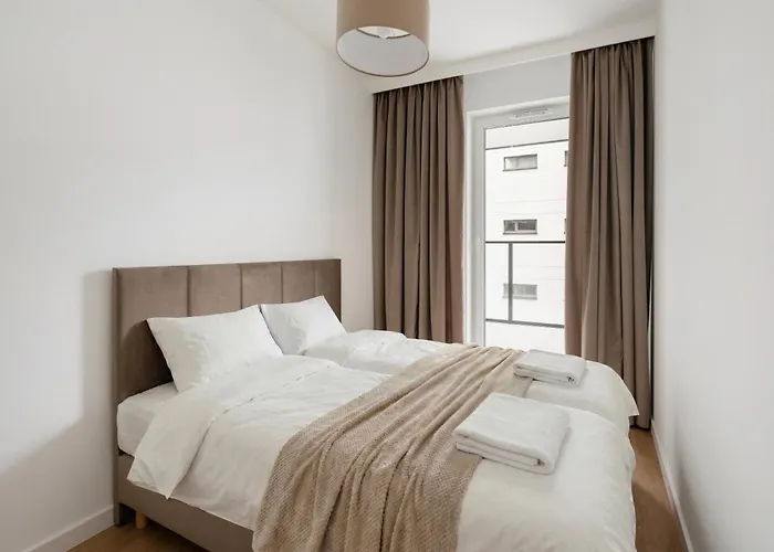 Krakowska - Blisko Lotniska Okecie I Centrum Warszawy - Near Chopin Airport And Center