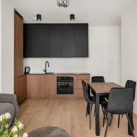 Apartman Krakowska Nowe Budownictwo 2025r Strzezone I Zamkniete Osiedle Z Ochrona Darmowy Parking Zewnetrzny Platny Parking Podziemny Samodzielne Zameldowanie Duzy Taras Blisko Lotnisko Im Chopina I Centrum Warszawy *