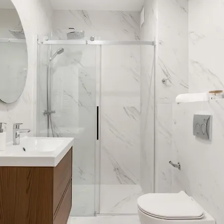 Apartmán Krakowska - Blisko Lotniska Okecie I Centrum Warszawy - Near Chopin Airport And Center Varšava