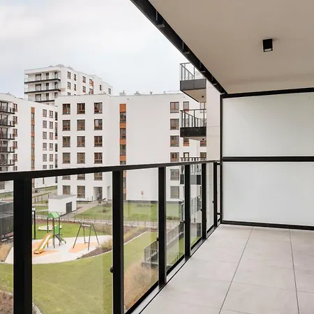 Apartman Krakowska Nowe Budownictwo 2025r Strzezone I Zamkniete Osiedle Z Ochrona Darmowy Parking Zewnetrzny Platny Parking Podziemny Samodzielne Zameldowanie Duzy Taras Blisko Lotnisko Im Chopina I Centrum Warszawy Varsó