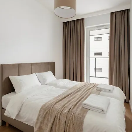 Krakowska Nowe Budownictwo 2025r Strzezone I Zamkniete Osiedle Z Ochrona Darmowy Parking Zewnetrzny Platny Parking Podziemny Samodzielne Zameldowanie Duzy Taras Blisko Lotnisko Im Chopina I Centrum Warszawy